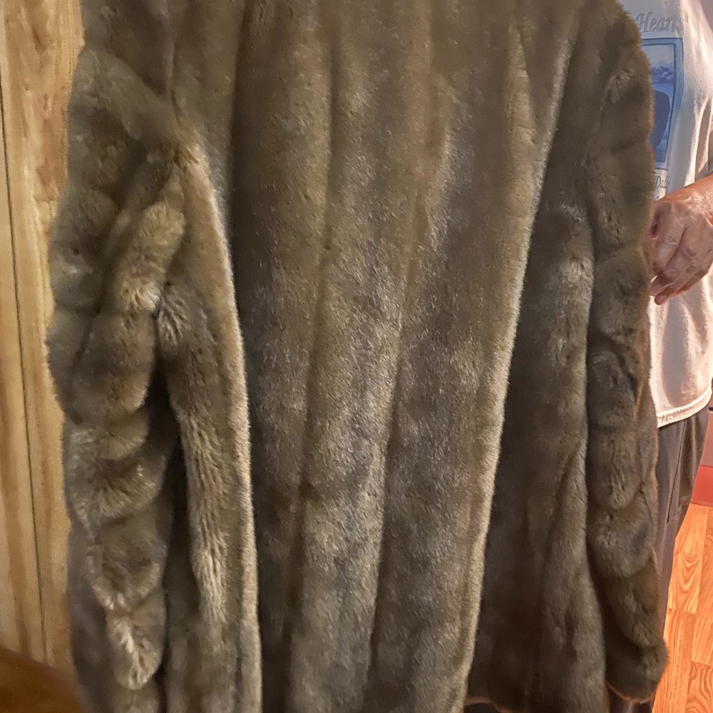 Elegant Brown Mink Fur Coat